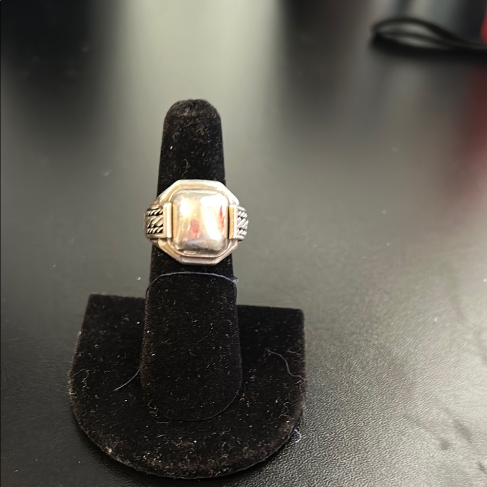 Silver Chunky Ribbed Ring with Square-Cut Gemstone